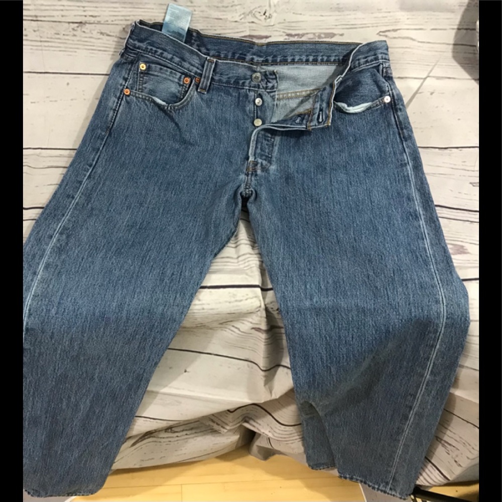 Levi’s Men’s 501 36x30. Gently worn only a couple times.
